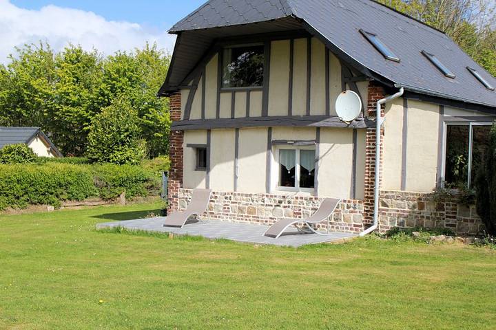 Gîte pour 4 personnes, avec Terrasse et Jardin dans Normandie, France
